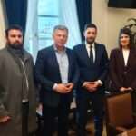 Γενέθλια-έκπληξη στον Σωτήρη Κατσαρά, τον κορυφαίο χρόνια ιστιοπλόο της Ρόδου