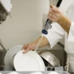 Αναταράξεις στις αεροπορικές εταιρείες: Ακριβότερα εισιτήρια, λιγότερες πτήσεις και… άδειες χωρίς αποδοχές στο προσωπικό