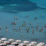 Αναταράξεις στις αεροπορικές εταιρείες: Ακριβότερα εισιτήρια, λιγότερες πτήσεις και… άδειες χωρίς αποδοχές στο προσωπικό