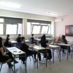 «Παγιδευμένα» στην οθόνη 3 στα 4 Ελληνόπουλα, κάνουν doomscrolling – Ανησυχητικά ευρήματα για την «αόρατη» ψηφιακή κρίση