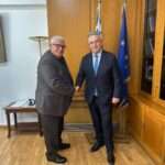 Κατάρριψη ή λάθος; Μυστήριο πίσω από την πτώση του αμερικανικού Apache στα Στενά του Ορμούζ