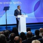 Τέλος οι παραδοσιακές πινακίδες κυκλοφορίας στα αυτοκίνητα – Πώς θα είναι οι νέες, τι επιπλέον προσφέρουν
